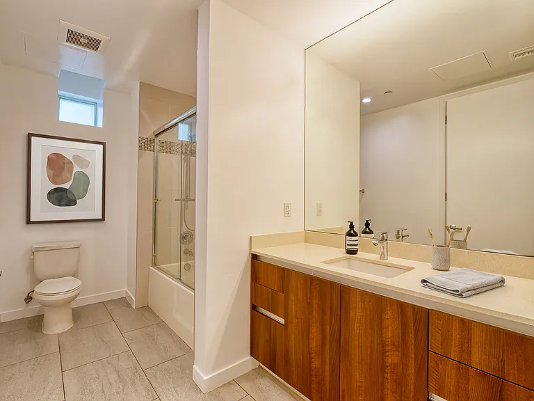 10599 Wilshire Blvd — Photo 29