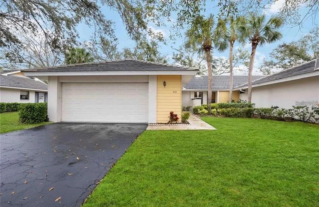 3 bed, 2.0 bath, 1401 sqft, $2,200 — Photo 1