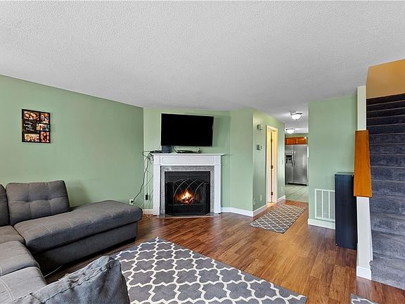 3rd image of 47 Morgan Ave #45-45-45