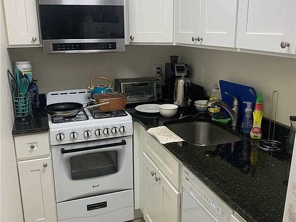 4th image of 985 Oceanfront APT 31
