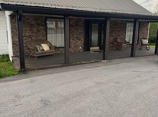 500 Brown St, Celina, TN 38551