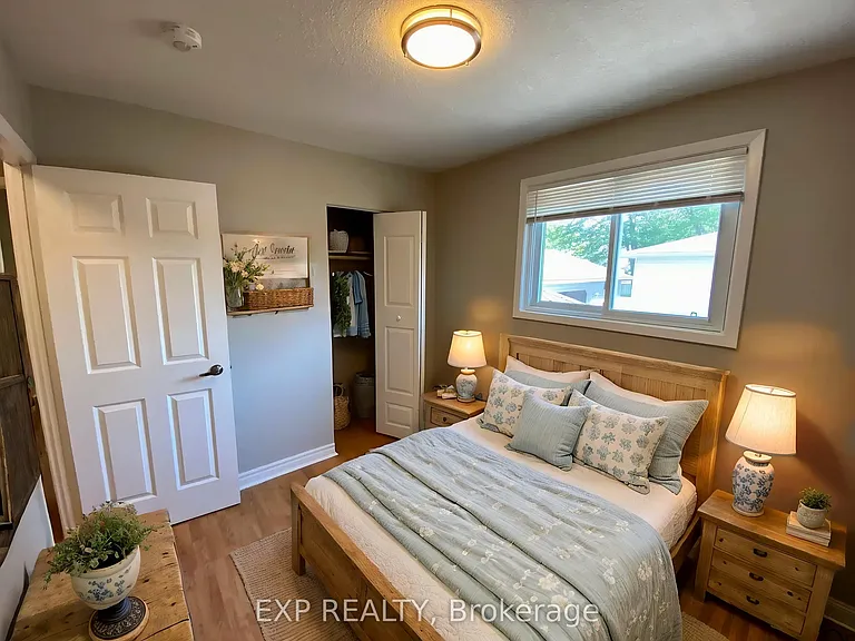 92 Leaside Dr #UPPER — Photo 11