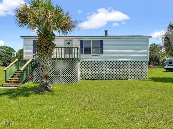 13 View Point Cir, Saint Helena Island, SC 29920
