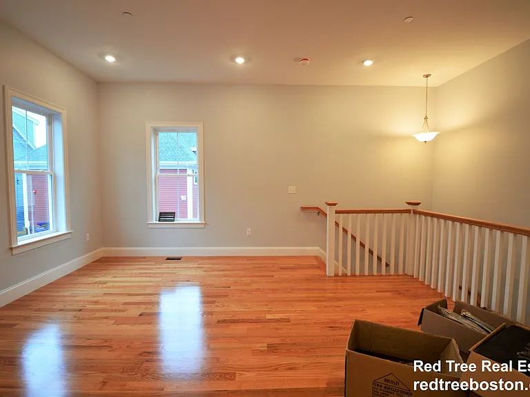 18 Murdock St — Photo 4