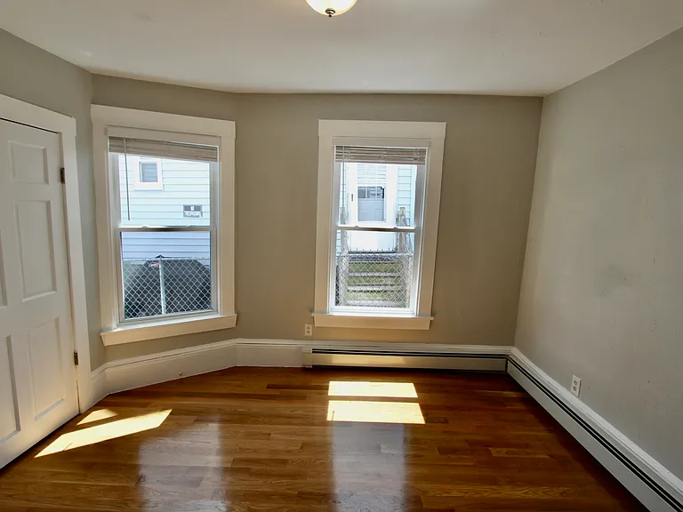 4 Sheridan St #1 — Photo 8