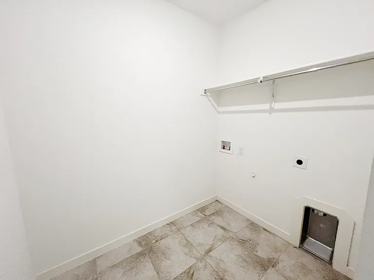 1120 Sheldon Dr — Photo 12
