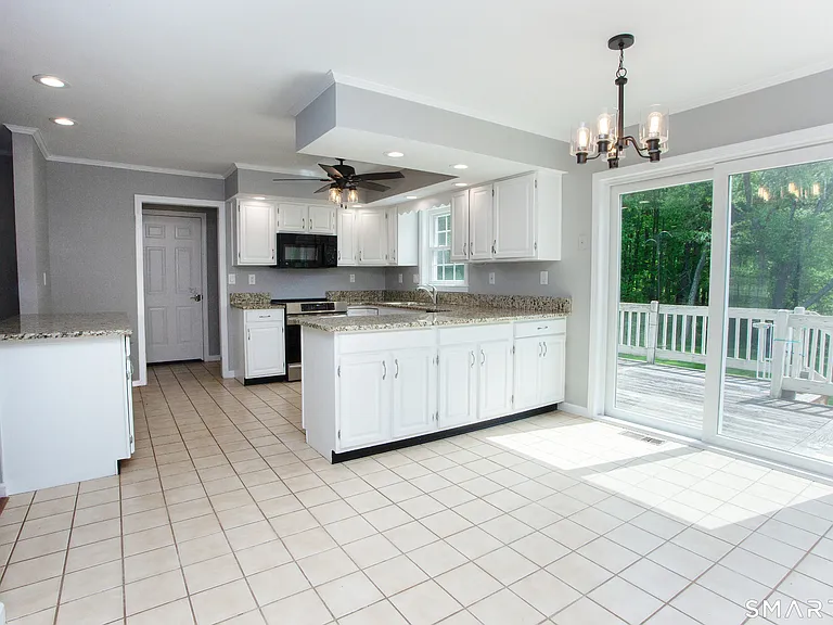 24 Old Mill Dr — Photo 12