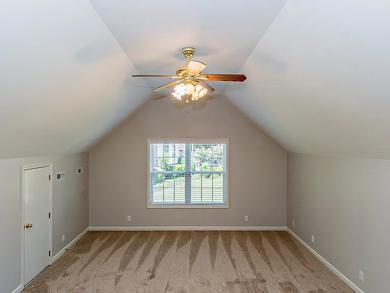 101 Donovan Ct — Photo 10