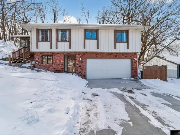 8906 N 52nd Ave, Omaha, NE 68152
