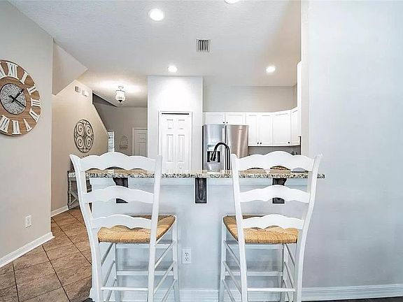 3rd image of 2835 Girvan Dr