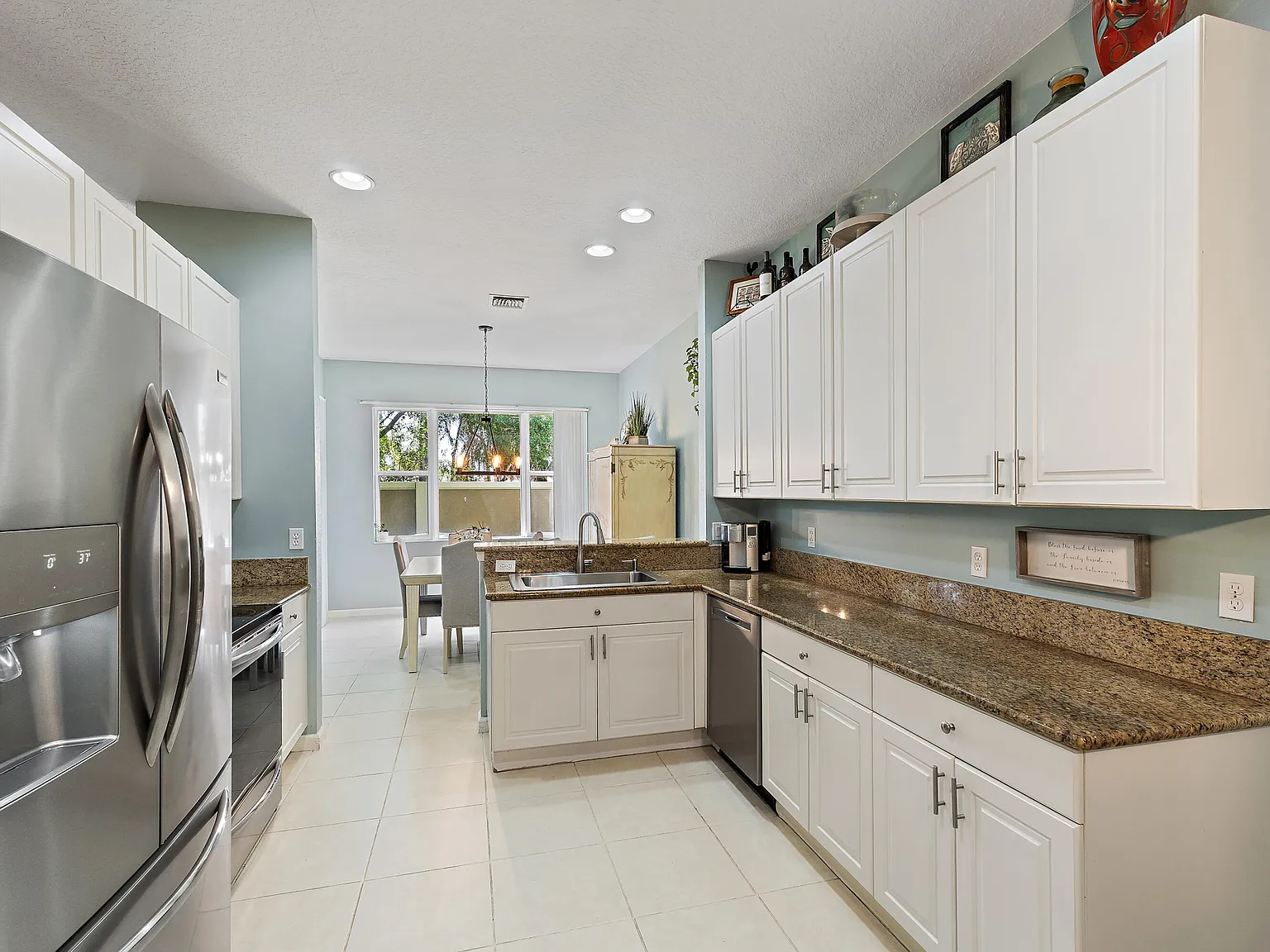 3 bed, 2.5 bath, 2123 sqft, $2,450 — Photo 4