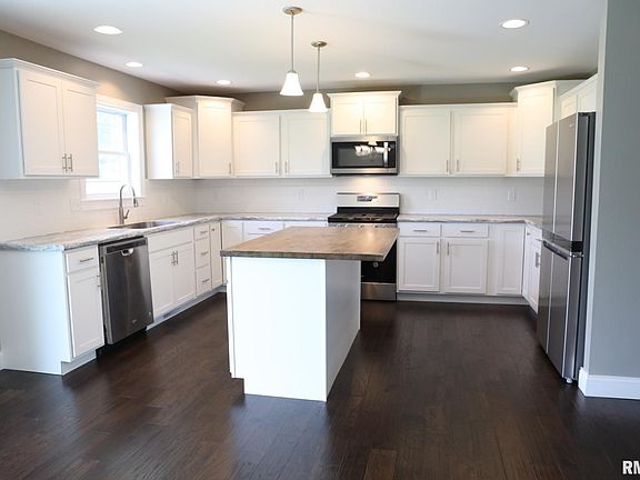 4th image of 1815 W Gaylord Ave