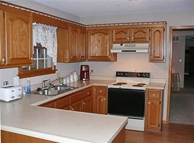 3rd image of 2214 Julie Ln