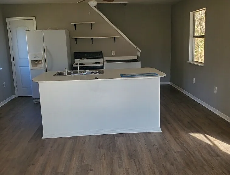 435 County Road 3213 — Photo 3