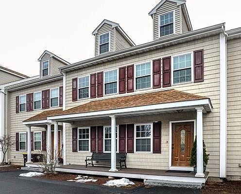 3rd image of 20 Pond St Unit 3