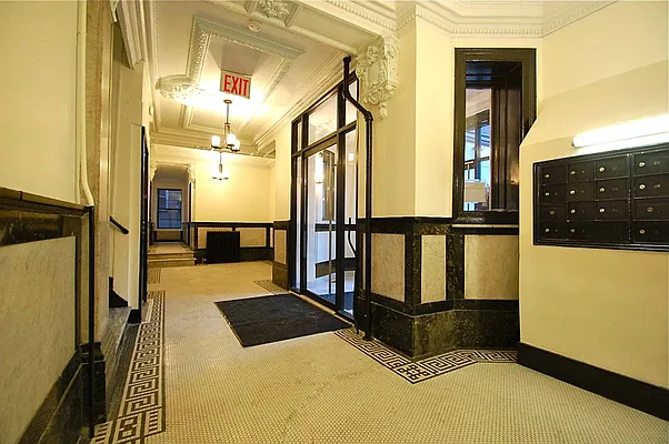 Rented by Bohemia Realty Group | media 10