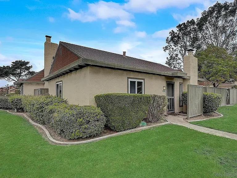 9033 Hillery Dr — Photo 9