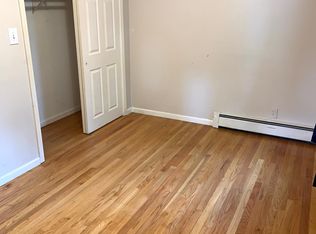 3 E Main St APT 1, Cary, IL 60013