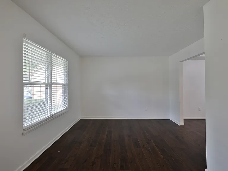 293 Sumption Dr — Photo 5