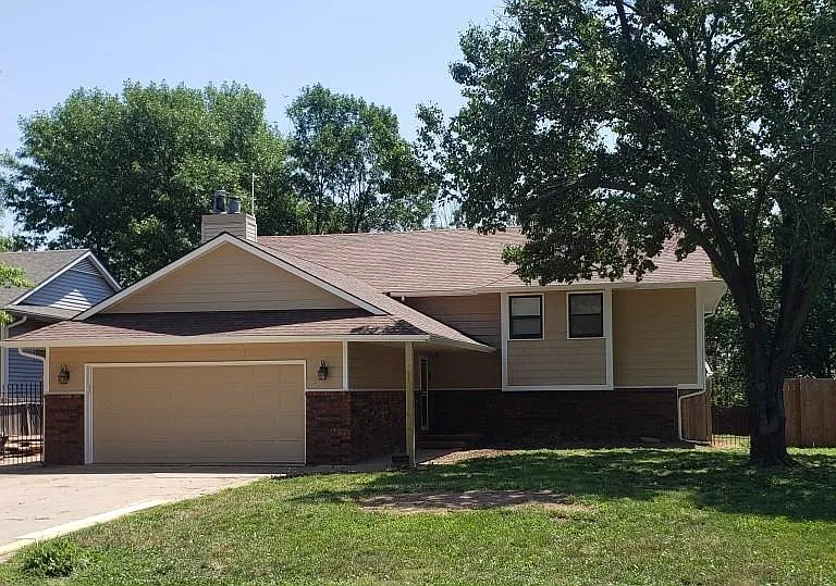 2312 N White Oak Rd — Photo 1
