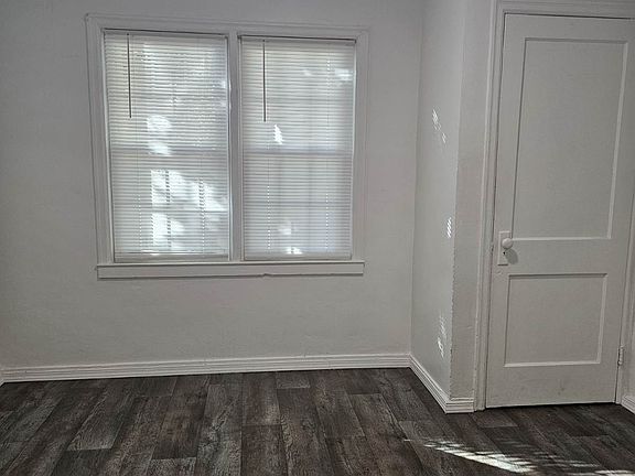 4th image of 501 Avenue L NE #501A