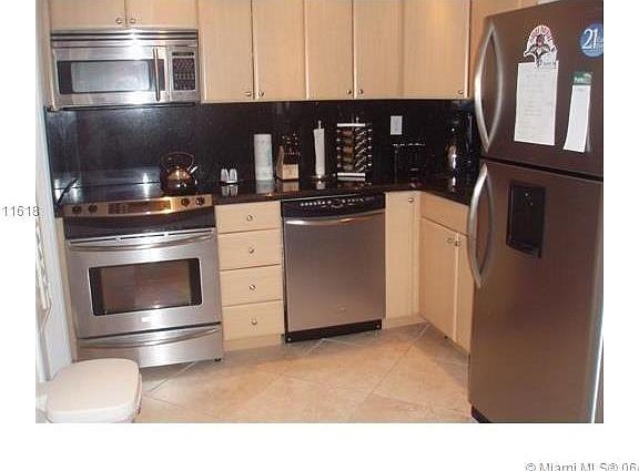 4th image of 2545 S Bayshore Dr APT 208