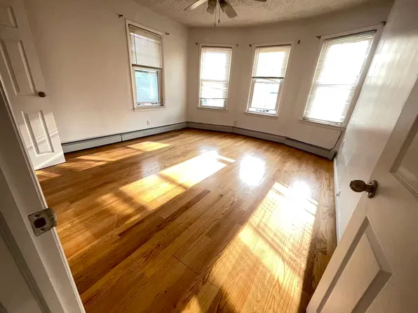 (undisclosed Address), Whitestone, NY 11357