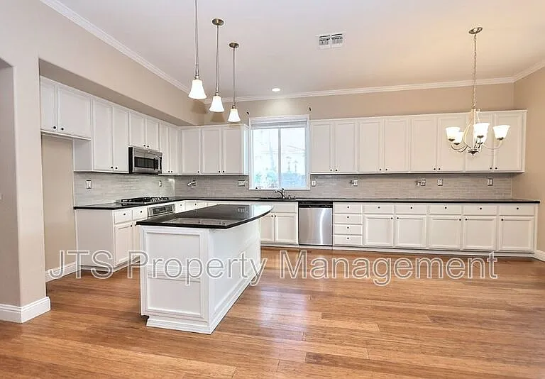 2040 San Esteban Cir — Photo 4