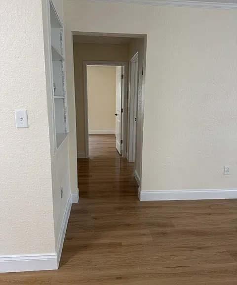 3611 S Gardenia Dr — Photo 8