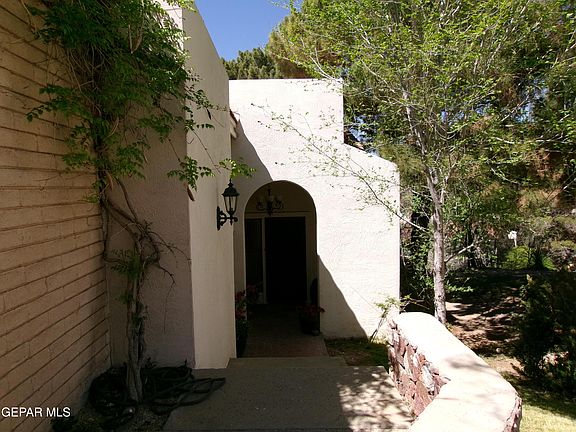 2nd image of 5852 Mira Serena Dr