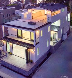 422 E Bay Ave, Newport Beach, CA, 92661