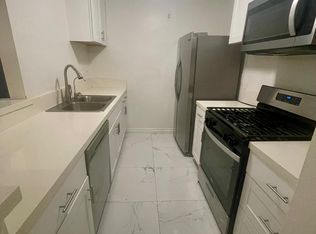 18620 Hatteras St UNIT 102, Tarzana, CA 91356