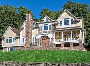 372 E Saddle River Rd, Upper Saddle River, NJ 07458
