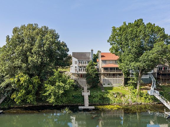 2nd image of 1401 Waters Edge Dr