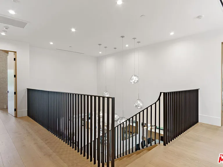 5041 Noeline Ave — Photo 28