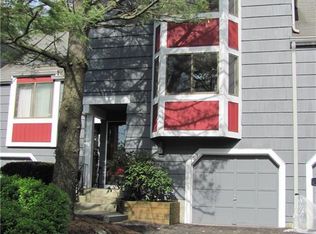 153 Treetop Cir, Nanuet, NY