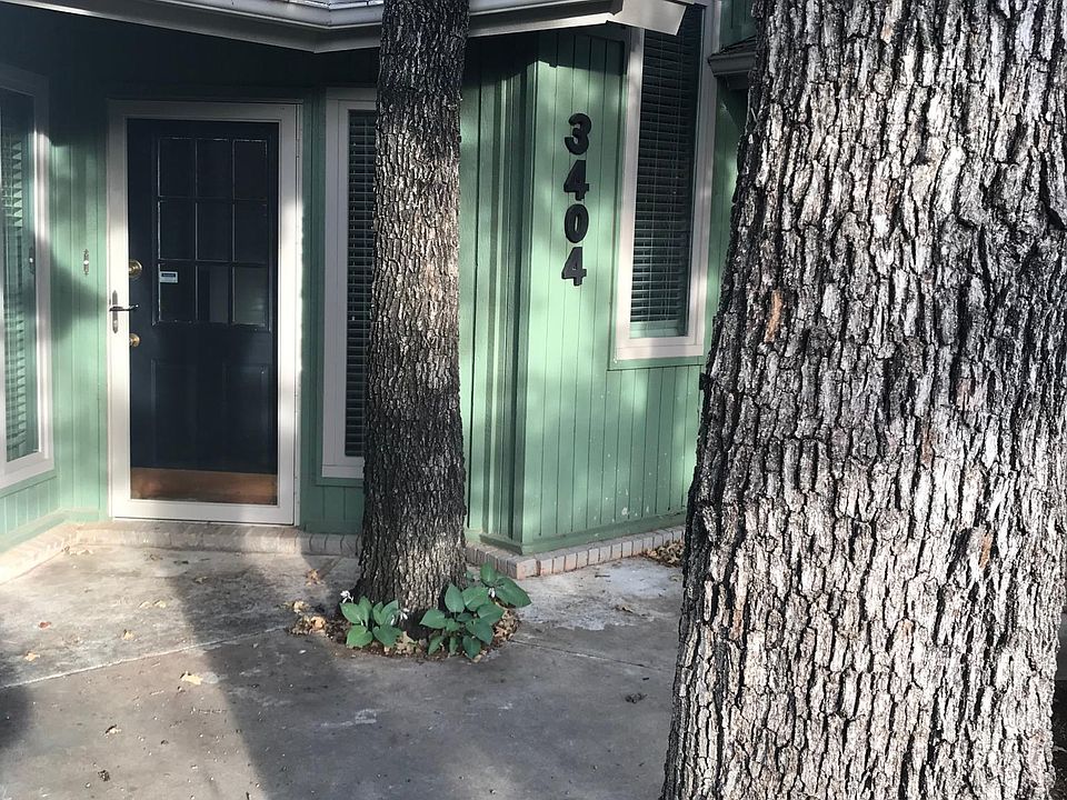 3404 Woodknoll $900 rent