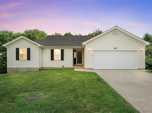 808 Big Red Ct, Warrenton, MO 63383