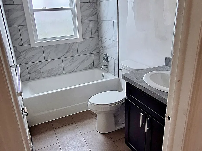 654 W Main St #18 — Photo 7