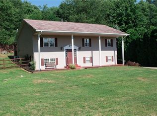 1087 Prospect Rd, Evans City, PA 16033