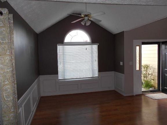 3rd image of 4291 Hathaway Ct