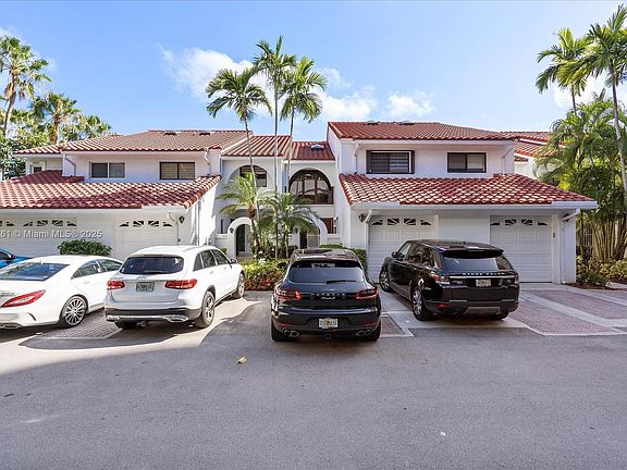 3rd image of 3620 Yacht Club Dr APT 503