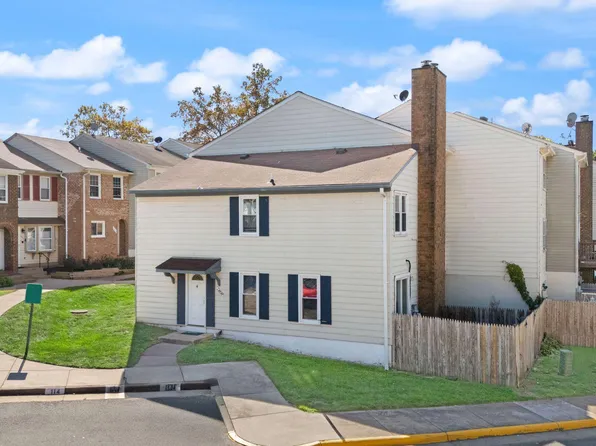 13838 Beaujolais Ct, Chantilly, VA 20151