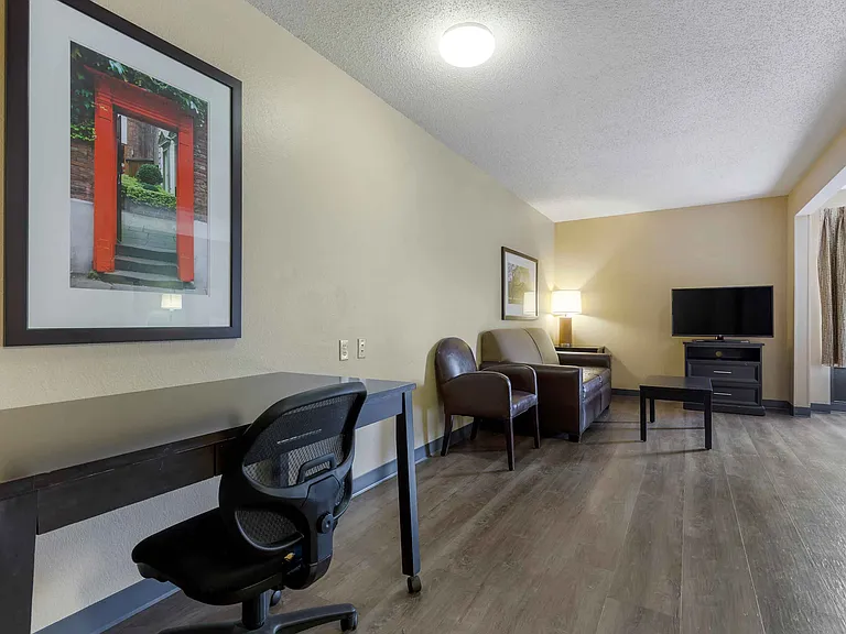 Deluxe Studio - 2 Full Beds