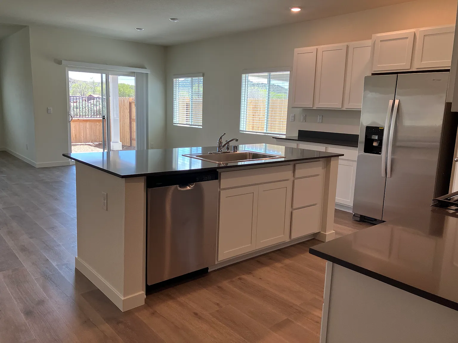 4 bed, 1825 sqft, $2,950 — Photo 2