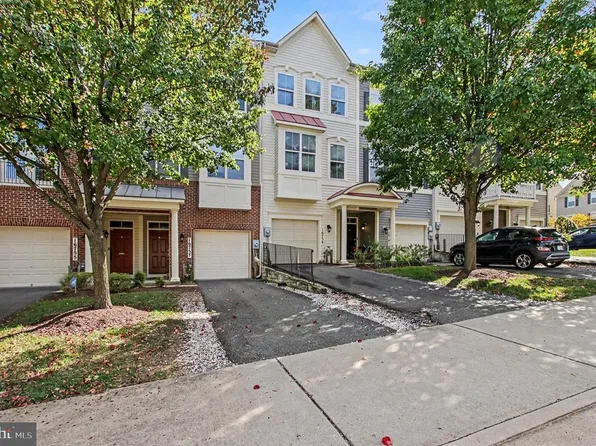 16759 Shingle Oak Dr, Woodbridge, VA 22191