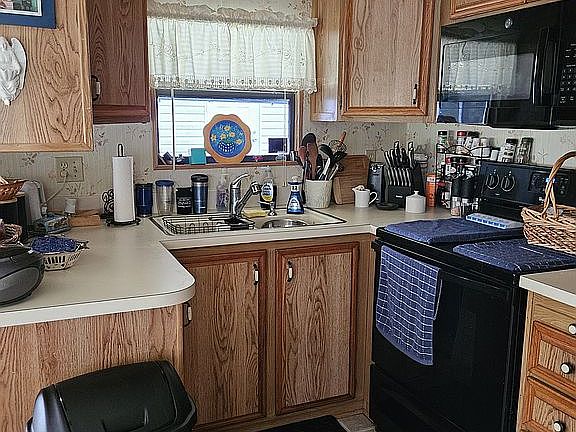 3rd image of 3082 Full Moon Dr
