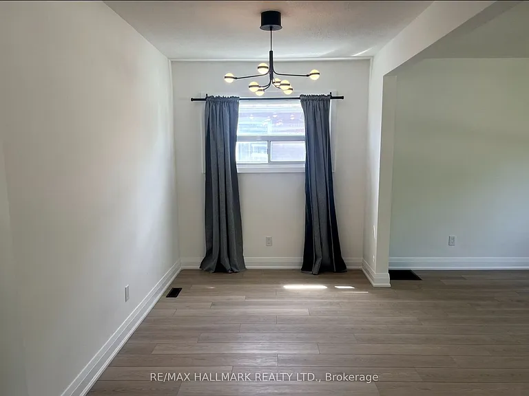 29 Savona Dr — Photo 4