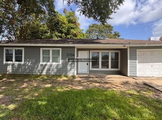 2704 Avenue N, Nederland, TX 77627