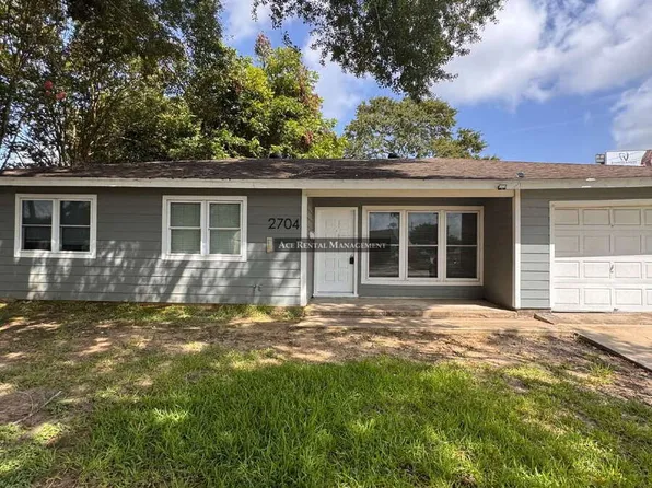 2704 Avenue N, Nederland, TX 77627